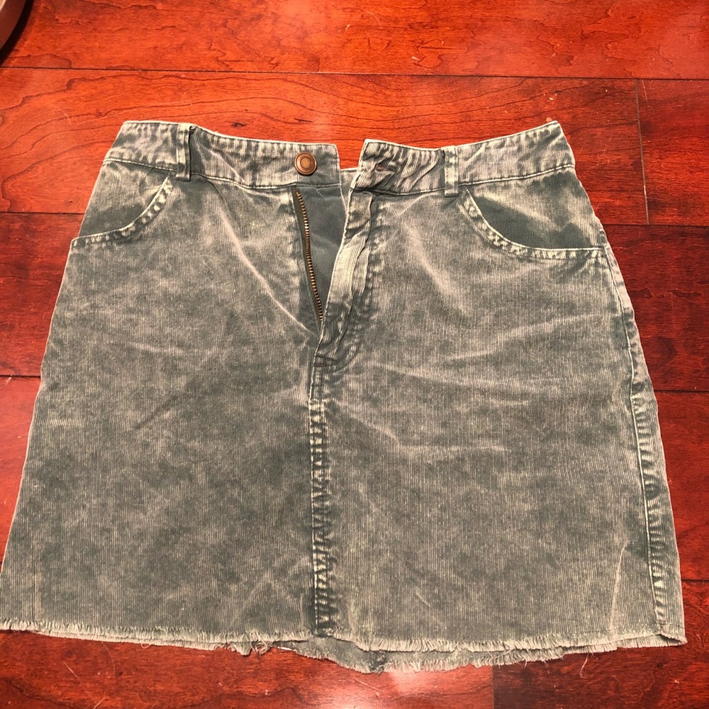 F21 army green denim skirt